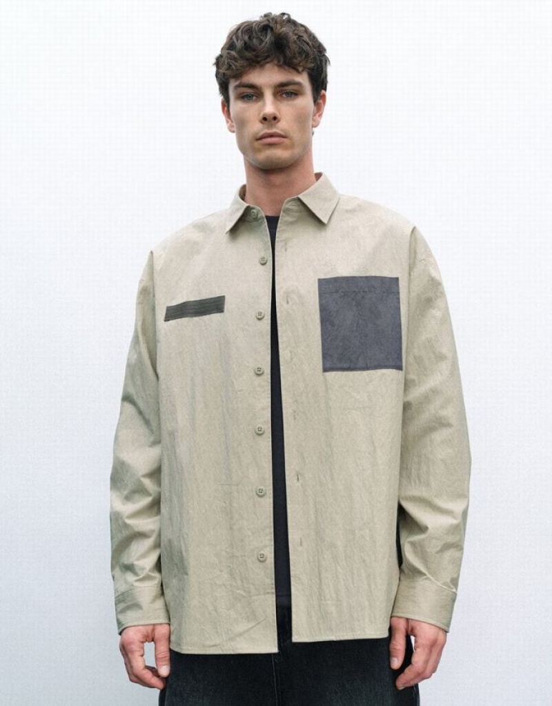 Light Grey Urban Revivo Colorblocks Loose Men\'s Shirts | 49132QMHX