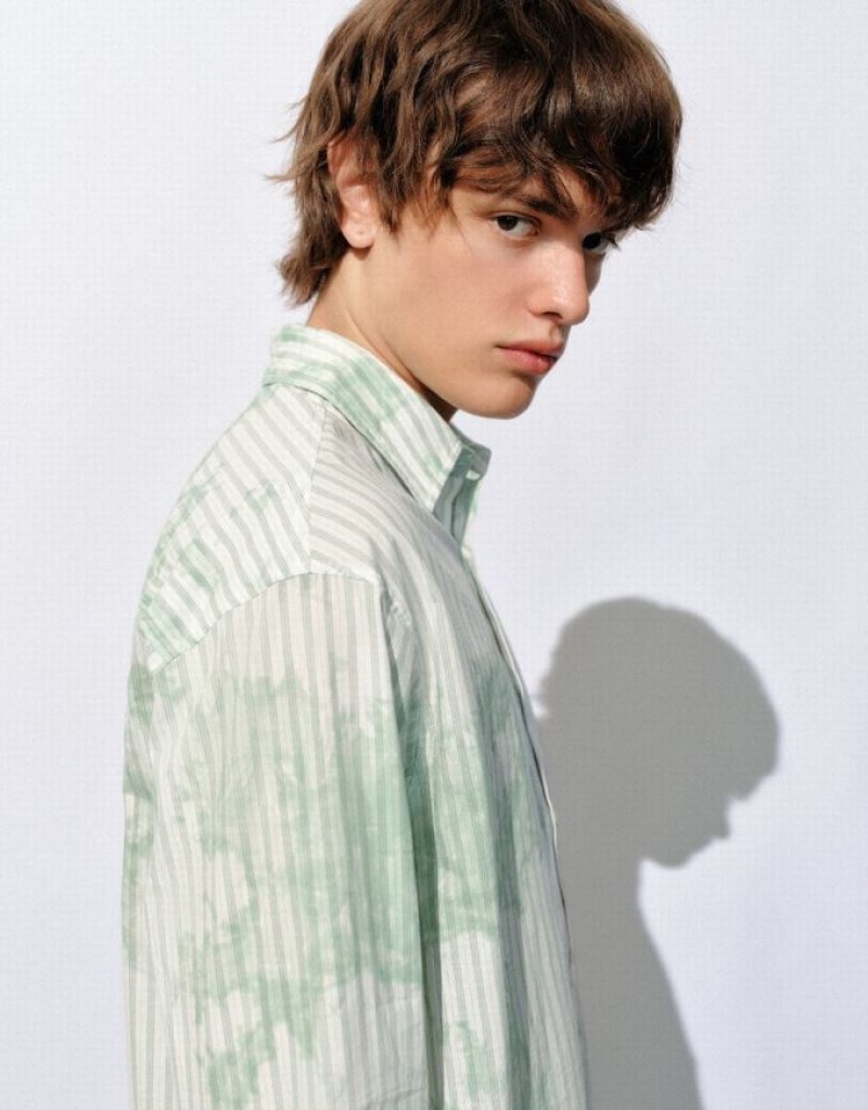 Multicolor Urban Revivo Striped Button Up Loose Men's Shirts | 79308WLZK