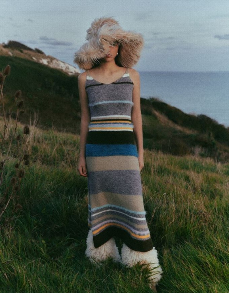 Multicolor Urban Revivo Striped Sleeveless V-Neck Women\'s Knitted Dress | 02637EFCT